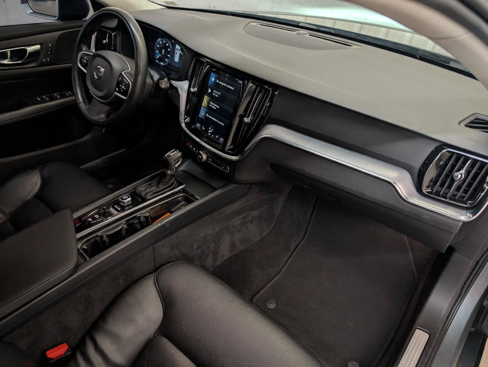 Used 2020 Volvo V60 T5 Momentum FWD image 5