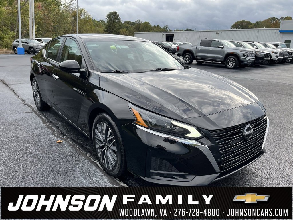 Used 2023 Nissan Altima 2.5 SV