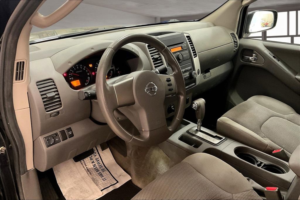 Used 2011 Nissan Frontier SV AWD/4WD image 8