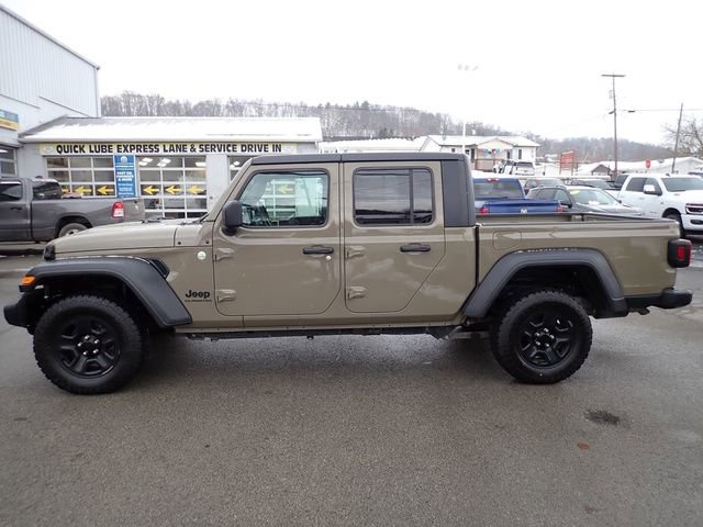 Used 2020 Jeep Gladiator Sport image 2