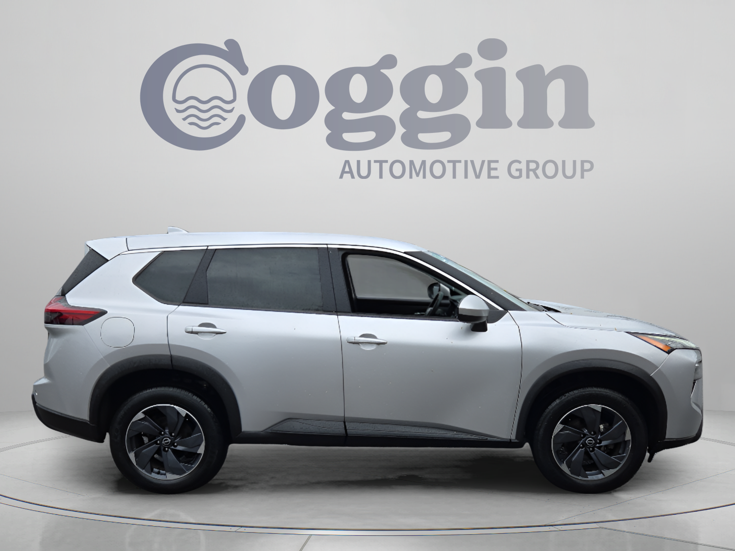 Used 2025 Nissan Rogue SV FWD image 6