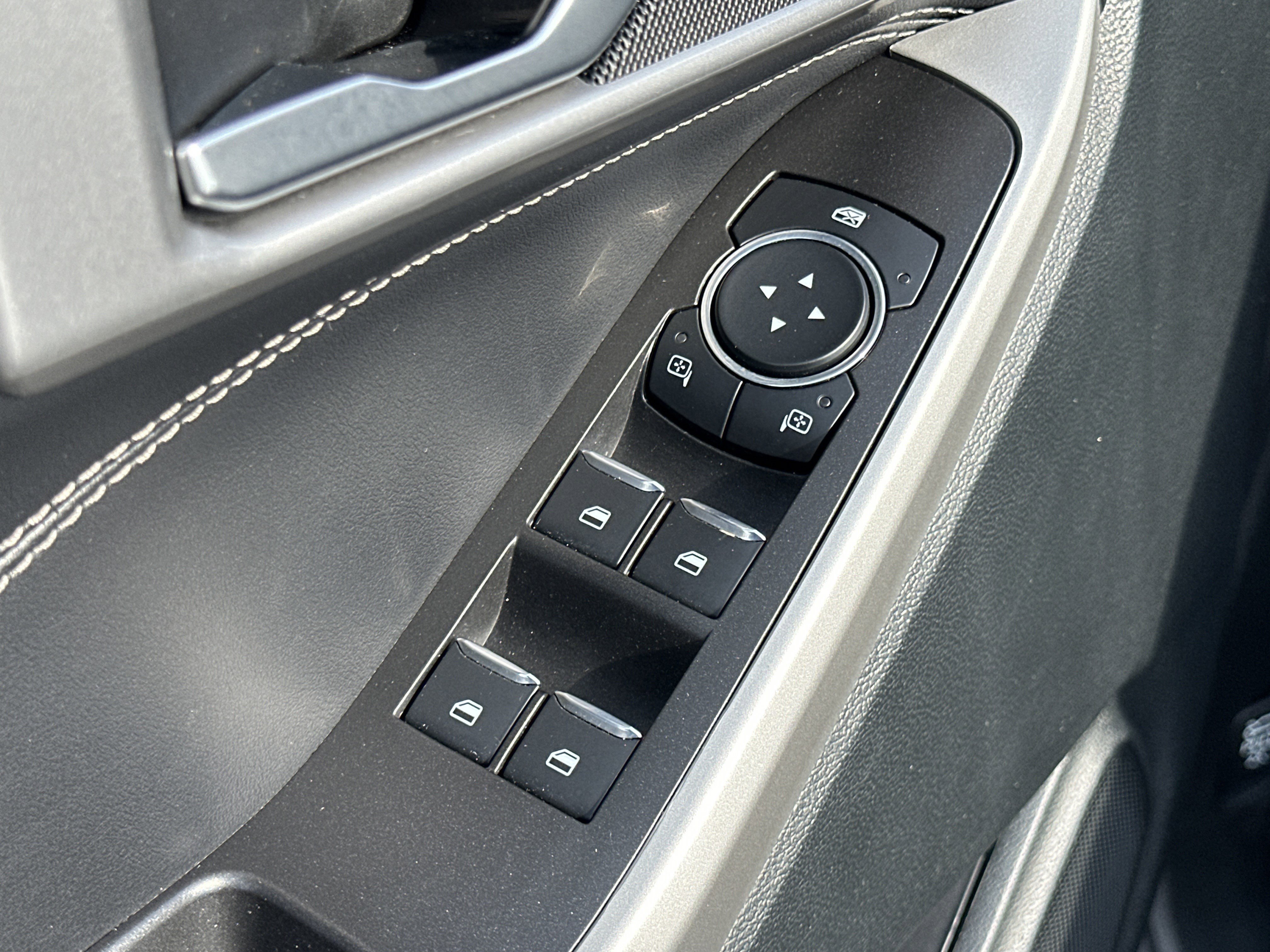 Used 2024 Ford Explorer XLT w/ Equipment Group 202A image 19