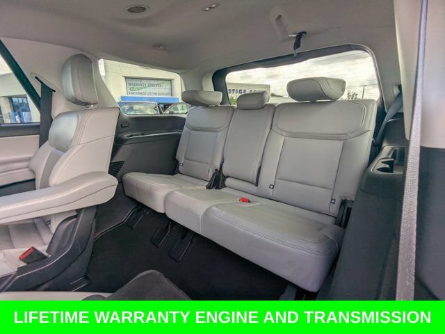Used 2025 Ford Expedition Active AWD/4WD image 16