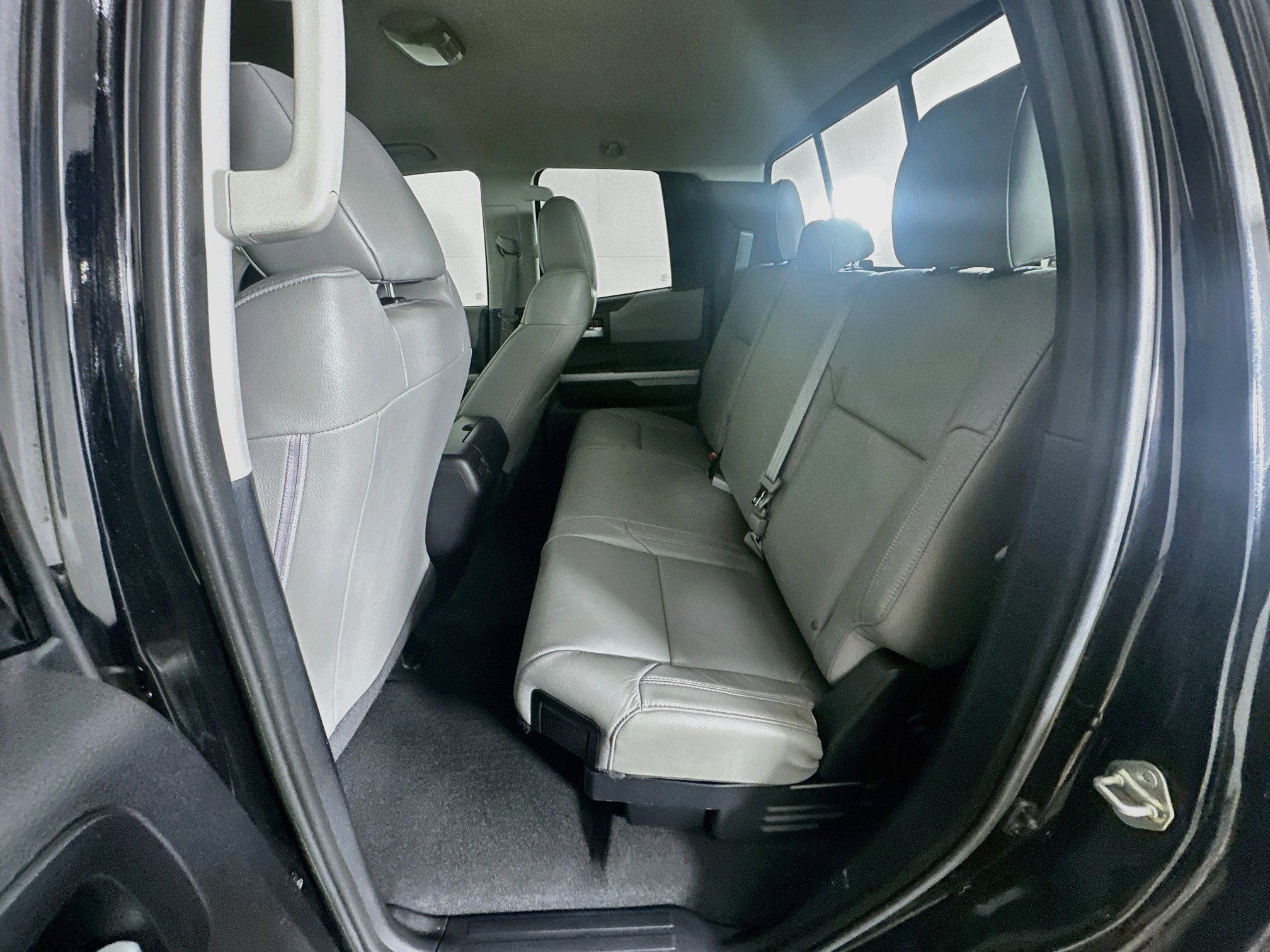 Used 2016 Toyota Tundra Limited w/ Limited Premium Package AWD/4WD image 26