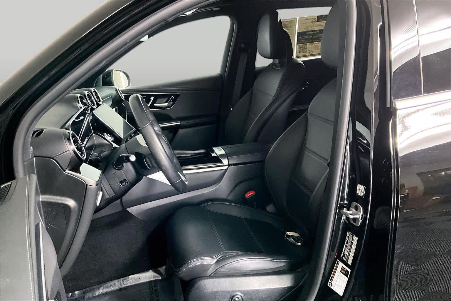 Used 2023 Mercedes-Benz GLC 300 4MATIC image 17