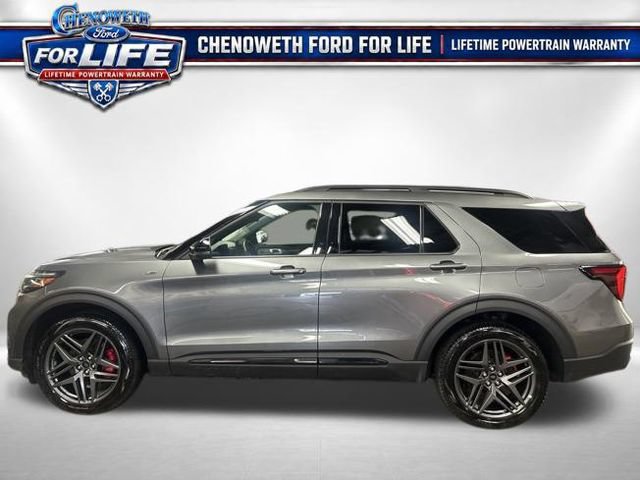 Used 2025 Ford Explorer ST-Line w/ ST-Line Street Pack AWD/4WD image 2