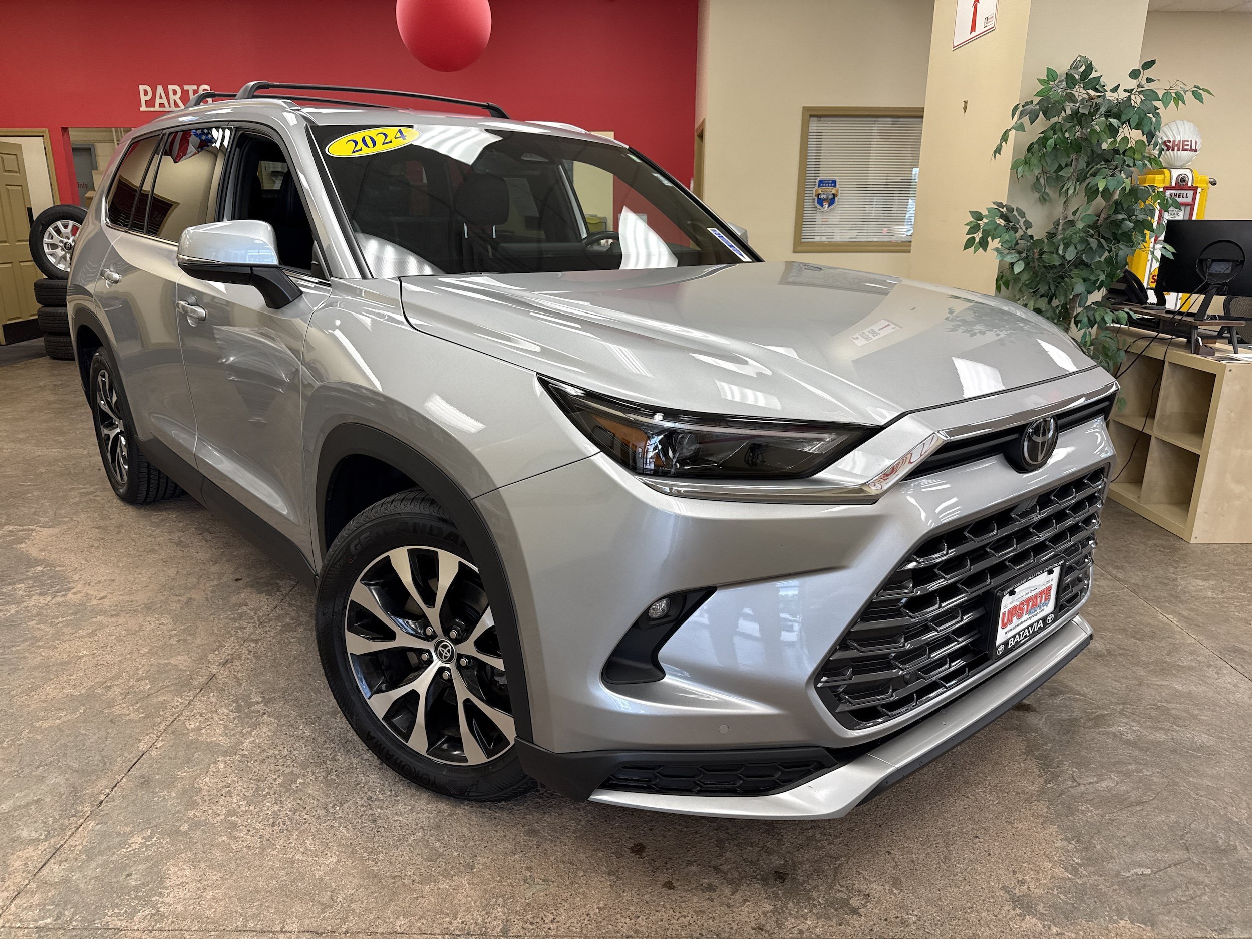Used 2024 Toyota Grand Highlander AWD Hybrid image 12