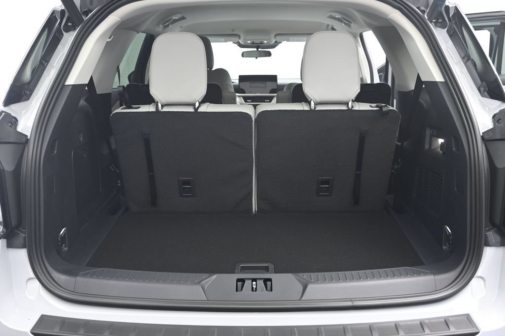 New 2026 Ford Explorer Active w/ Active Comfort Package RWD image 15