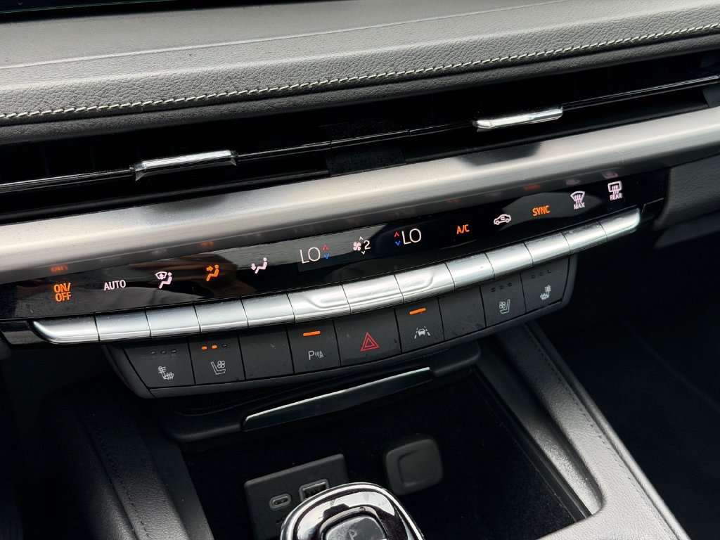 Used 2024 Cadillac XT4 Premium Luxury FWD image 26