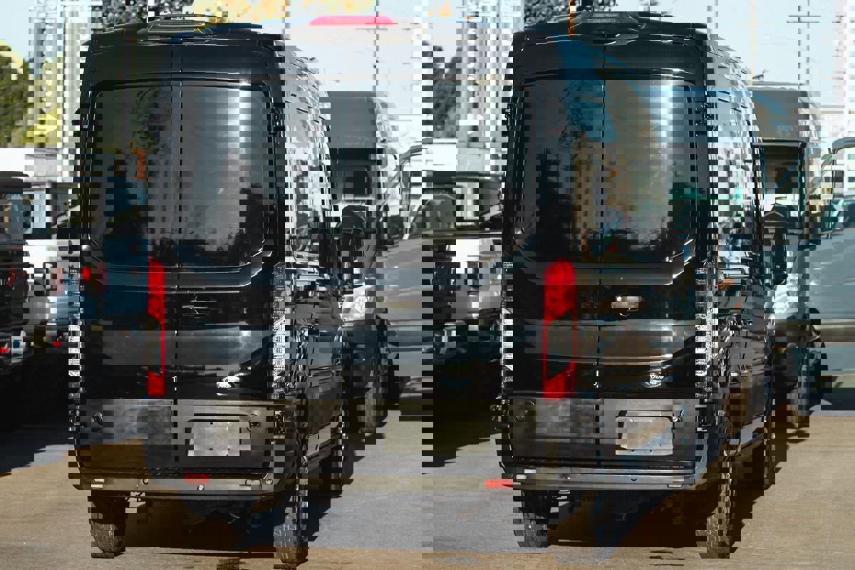 Used 2018 Ford Transit 250 148 Medium Roof image 3