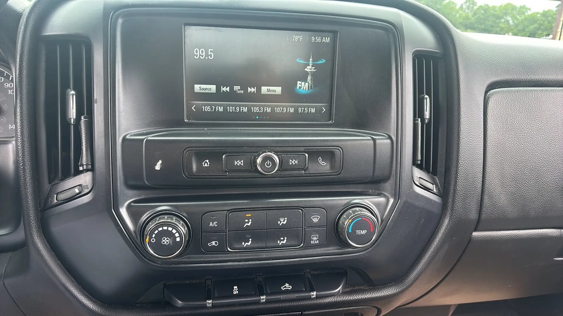 Used 2017 Chevrolet Silverado 1500 Custom w/ Custom Convenience Package AWD/4WD image 14