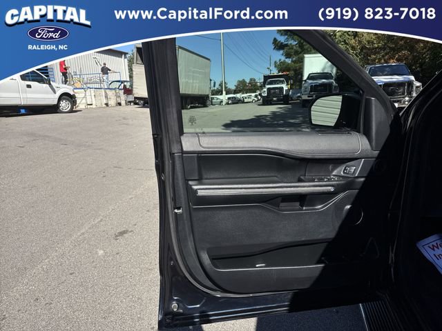 Used 2021 Ford Expedition XLT image 19