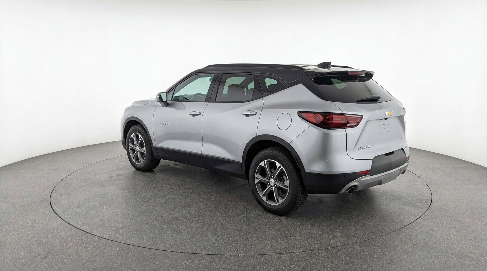 Used 2025 Chevrolet Blazer LT FWD image 6