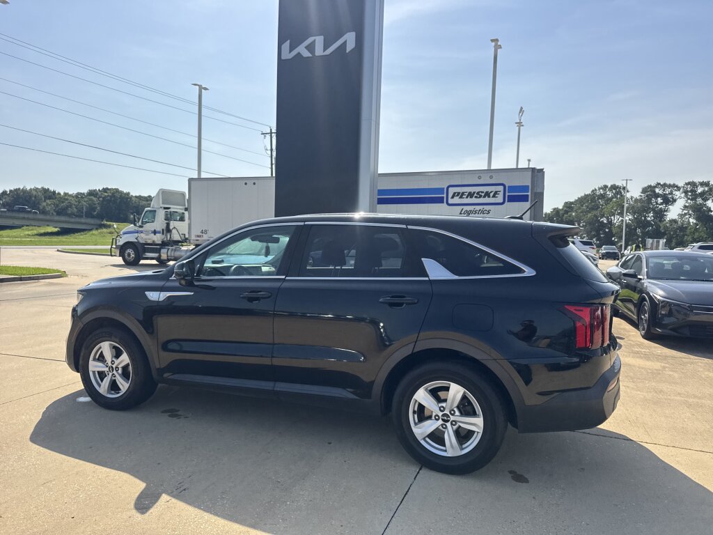 Used 2022 Kia Sorento LX FWD image 18