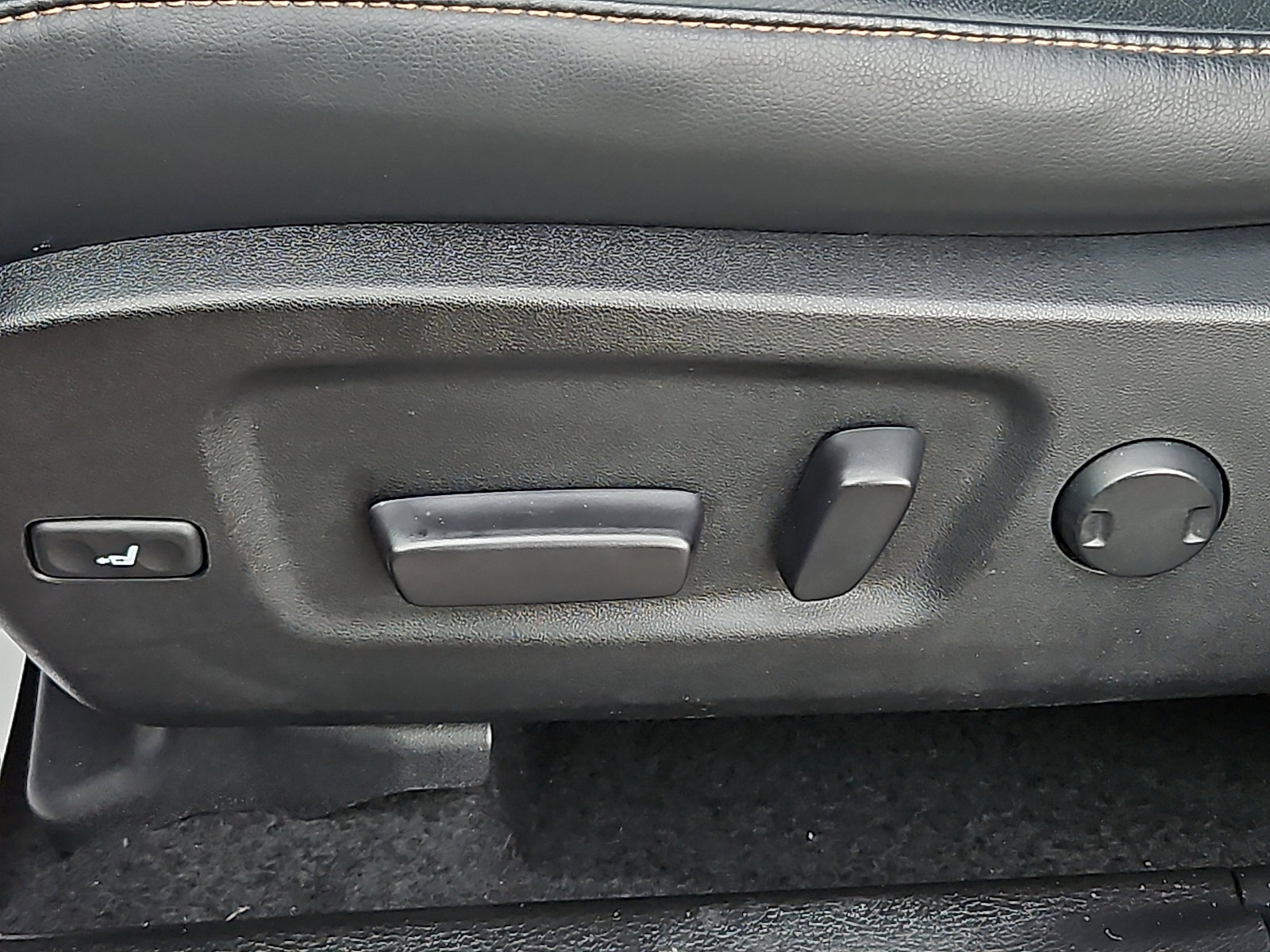 Used 2019 Toyota Highlander Limited image 27