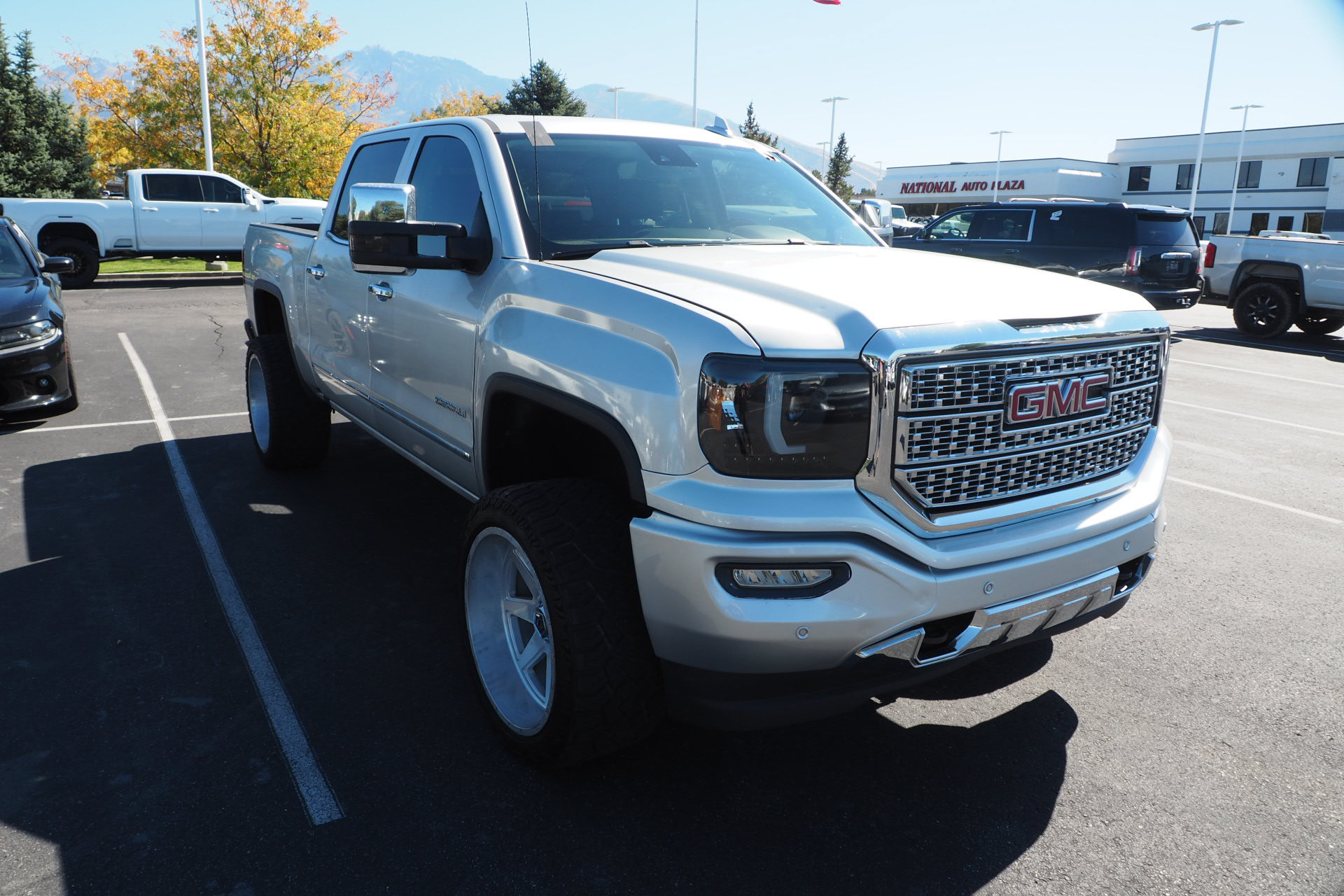 Used 2018 GMC Sierra 1500 Denali AWD/4WD image 2