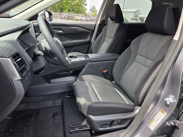 Used 2026 Nissan Rogue SV w/ Cold Weather Package FWD image 9
