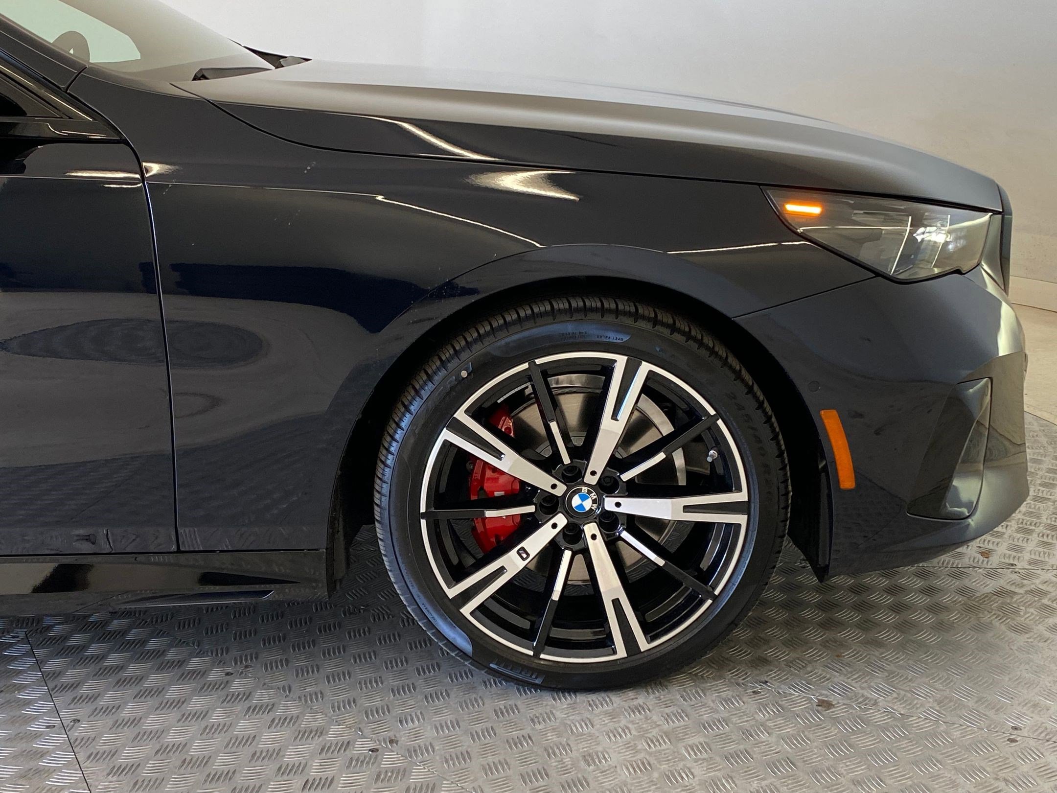 New 2026 BMW 530i xDrive w/ M Sport Package image 10