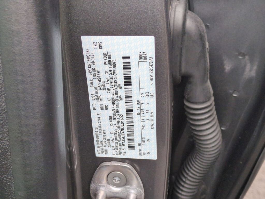 Used 2024 Lincoln Corsair Grand Touring w/ Equipment Group 301A AWD/4WD image 25