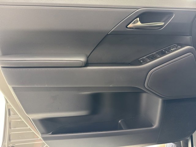 Used 2025 Lexus GX 550 w/ Cold Area Package image 18