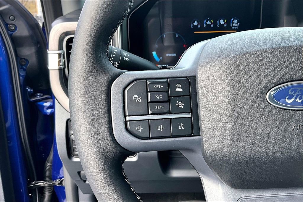 New 2026 Ford F250 Lariat w/ Black Appearance Package image 19