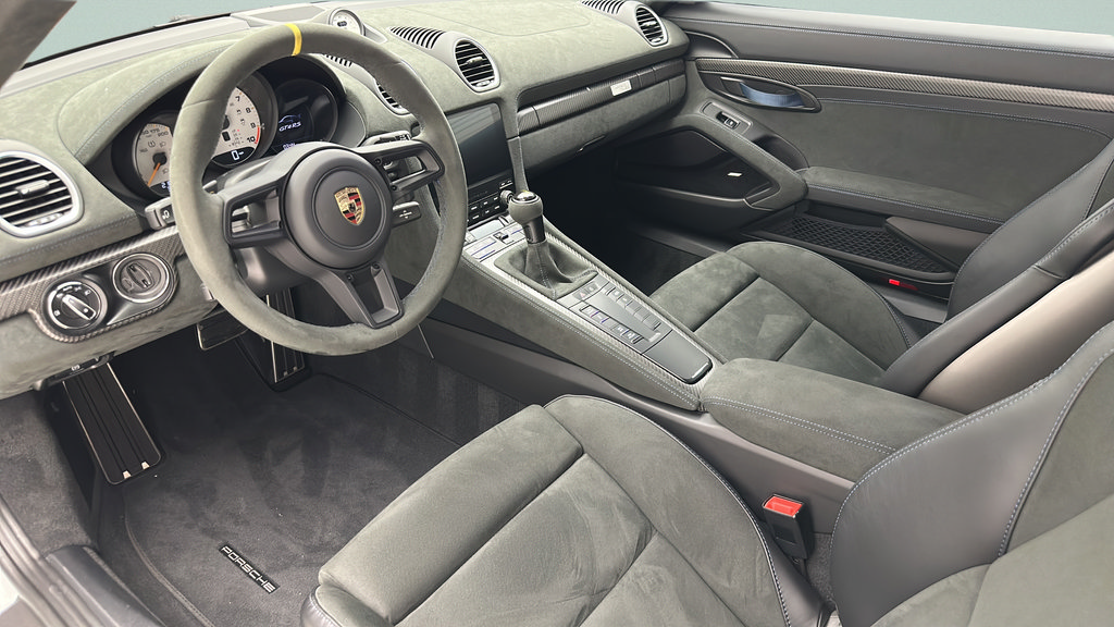 Used 2025 Porsche 718 Cayman GT4 RS w/ Weissach Package RWD image 19