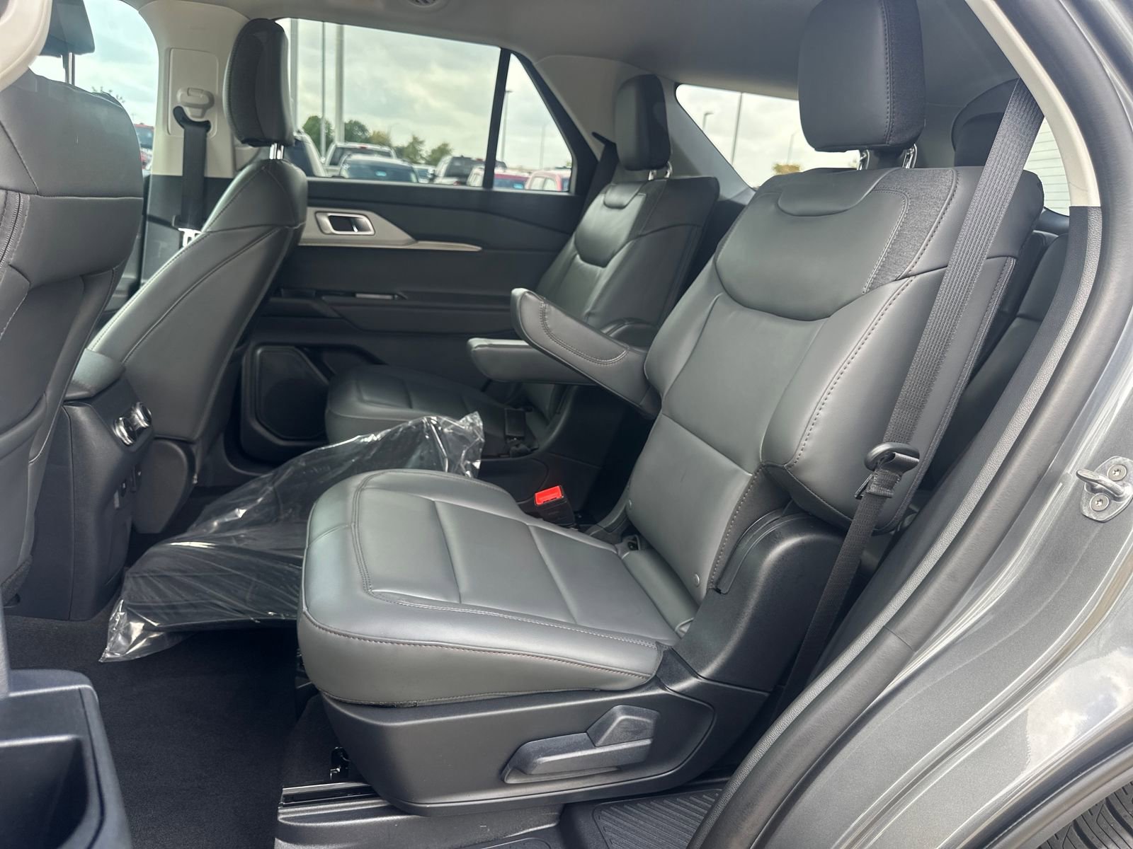 New 2026 Ford Explorer Active w/ Active Comfort Package image 24