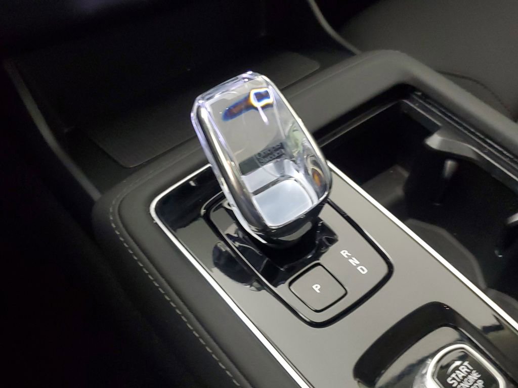 Certified 2025 Volvo XC90 B6 Core w/ Climate Package image 35