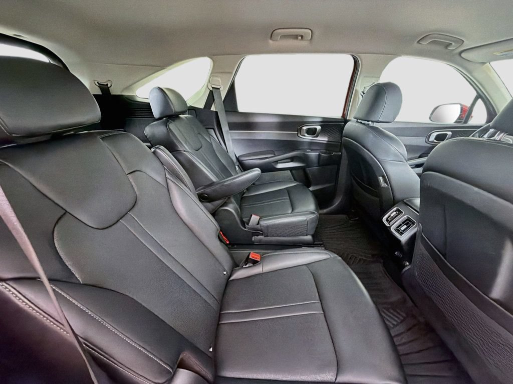 Used 2023 Kia Sorento EX AWD/4WD image 28