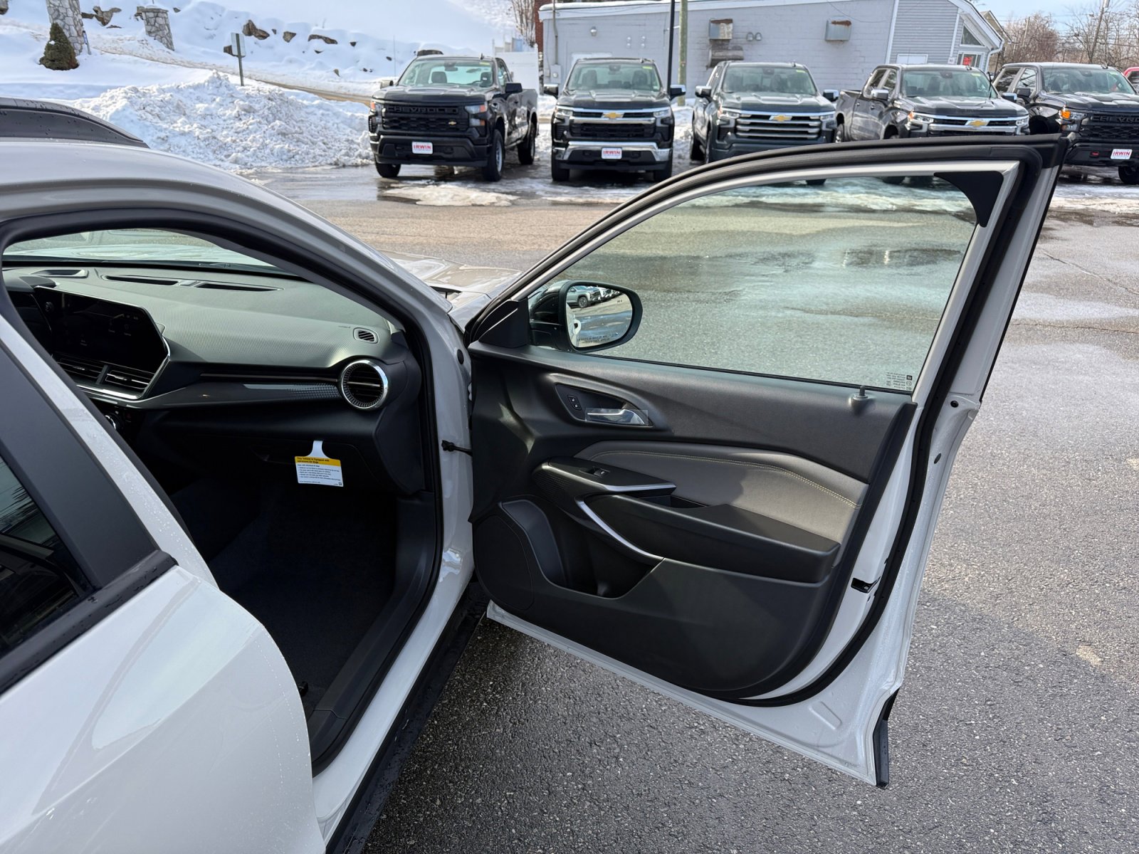 New 2026 Chevrolet Trax ACTIV w/ Sunroof Package image 28