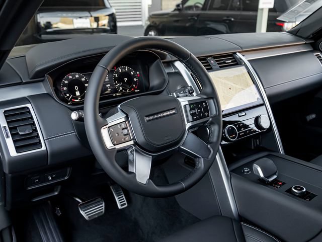 New 2026 Land Rover Discovery Limited Edition AWD/4WD image 15