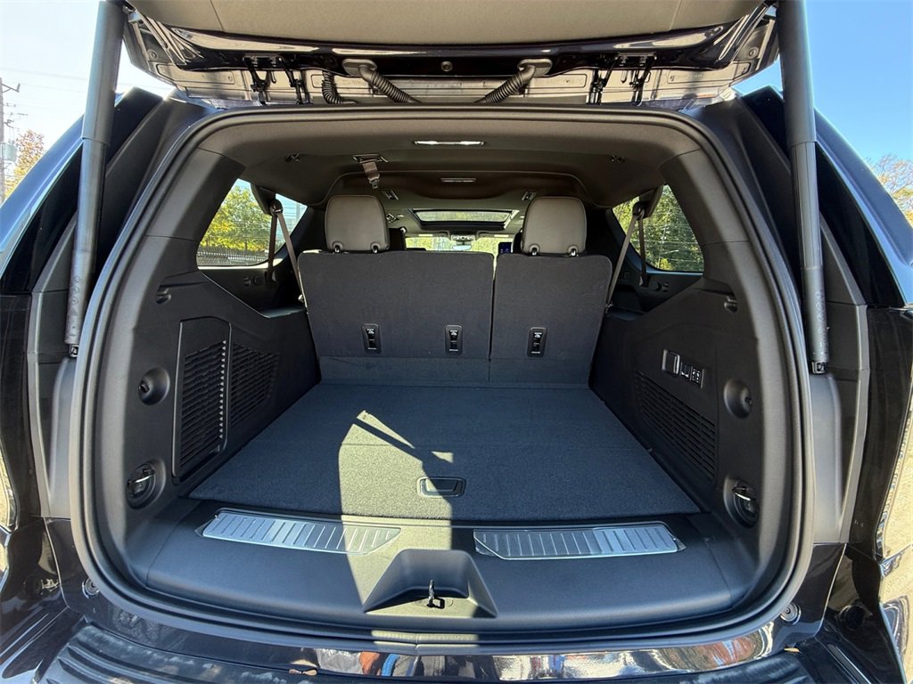 New 2026 Chevrolet Suburban Premier image 28