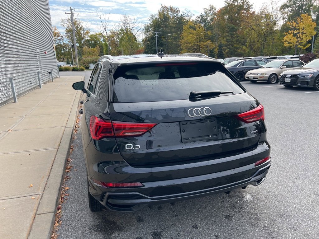 Used 2022 Audi Q3 2.0T Premium Plus w/ Premium Plus Package image 32
