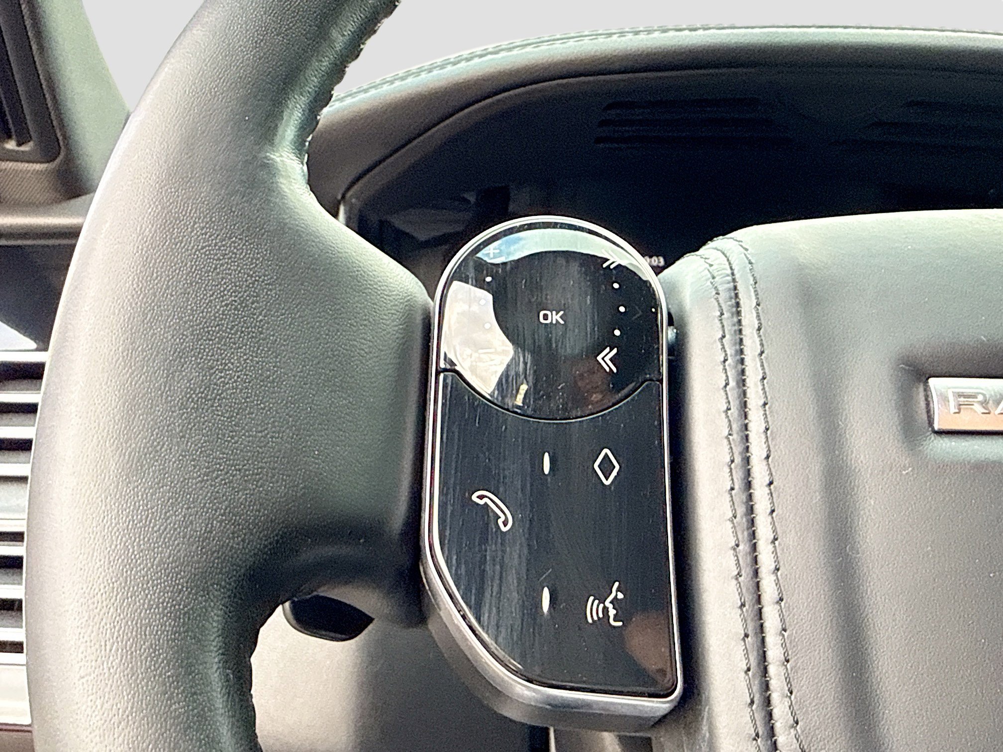 Used 2019 Land Rover Range Rover Long Wheelbase Supercharged image 36