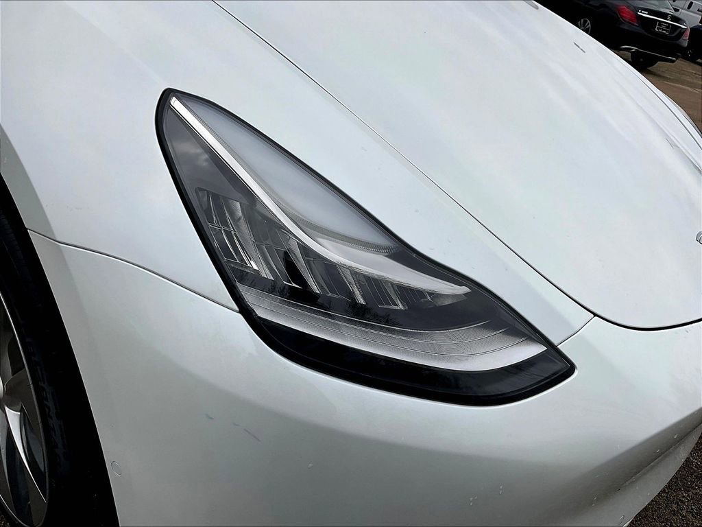 Used 2022 Tesla Model Y Long Range AWD/4WD image 31