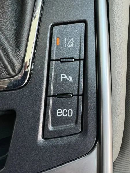 Used 2015 Cadillac SRX Luxury w/ Driver Awareness Package FWD image 37