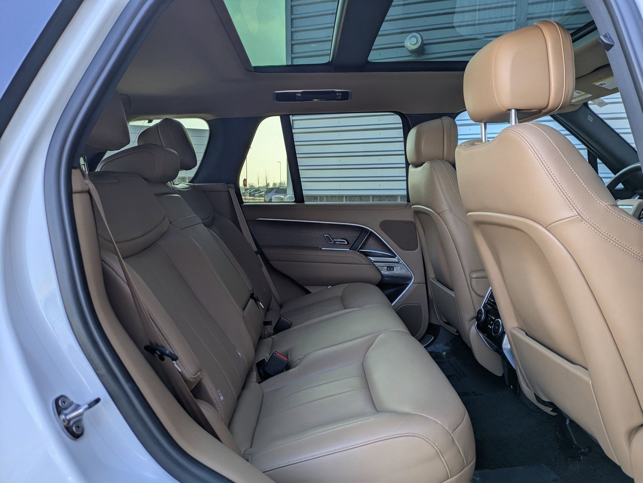 Used 2023 Land Rover Range Rover SE image 28