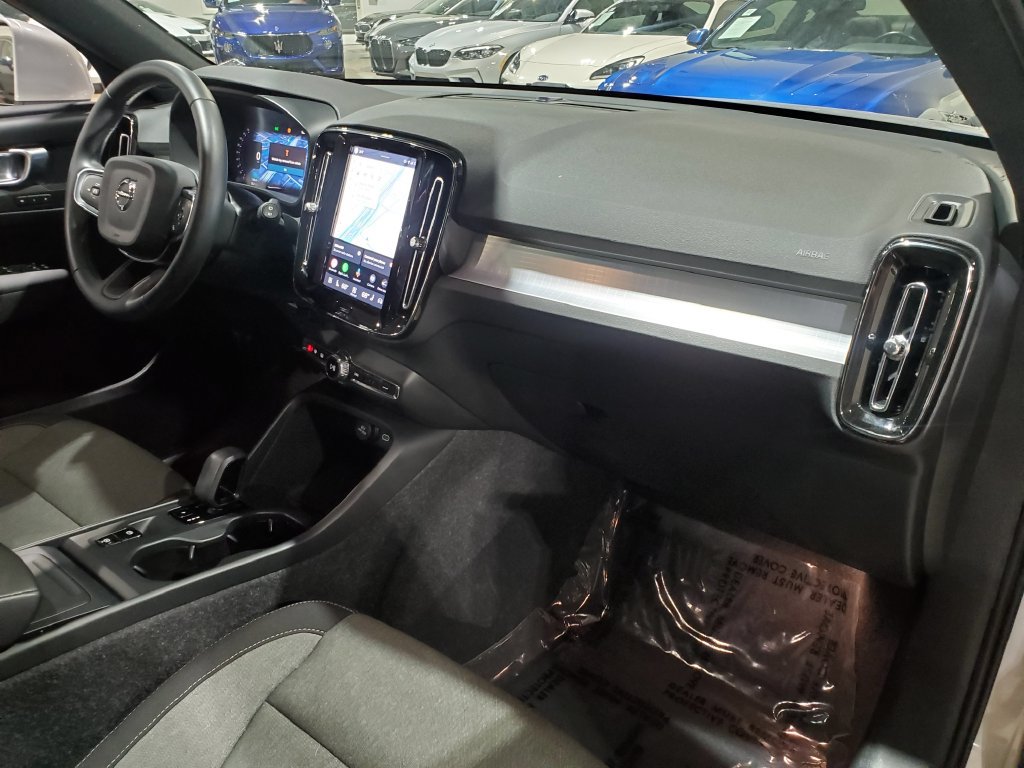 Used 2025 Volvo XC40 B5 Core AWD/4WD image 15