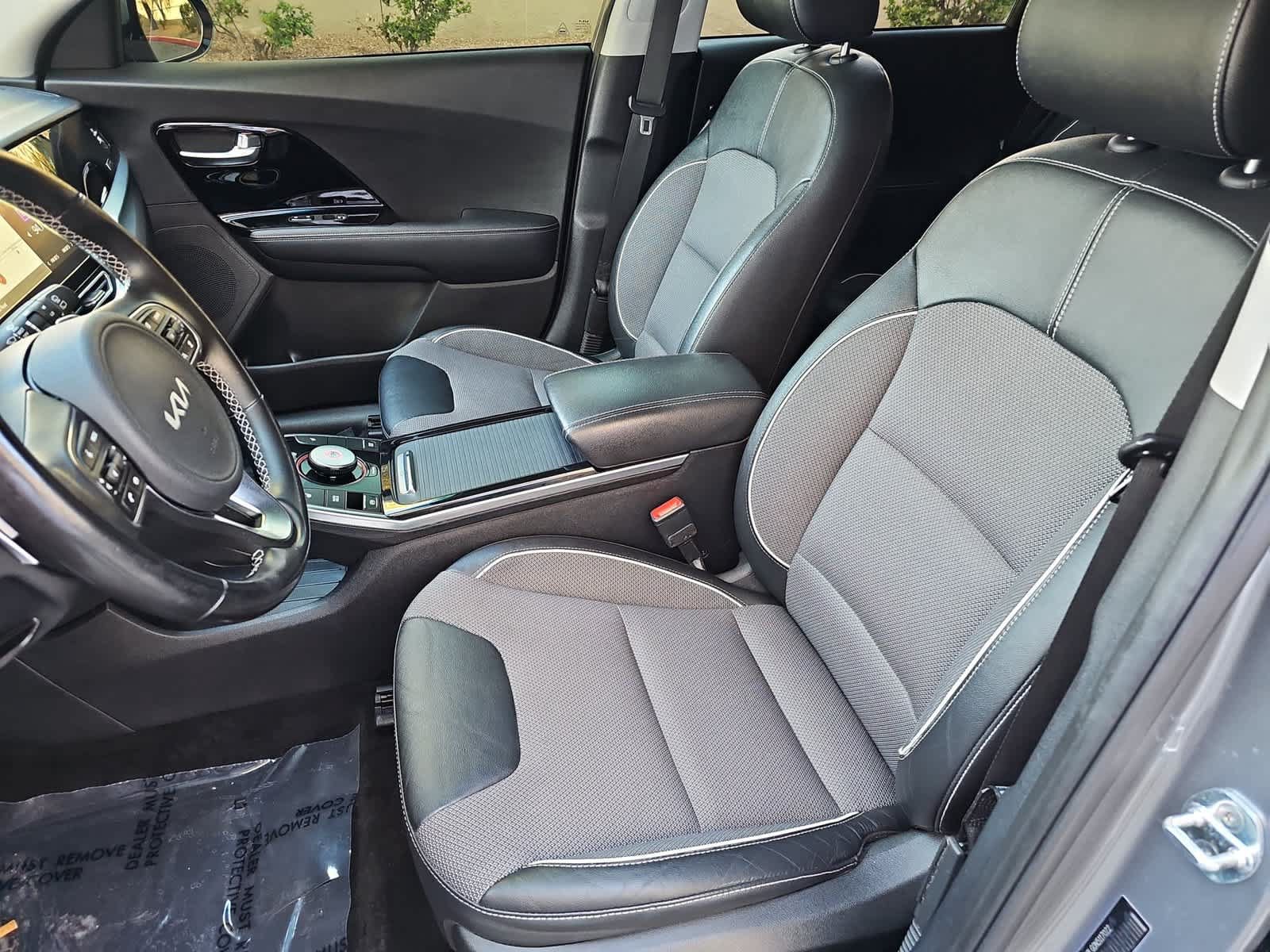 Used 2022 Kia Niro EX FWD image 15