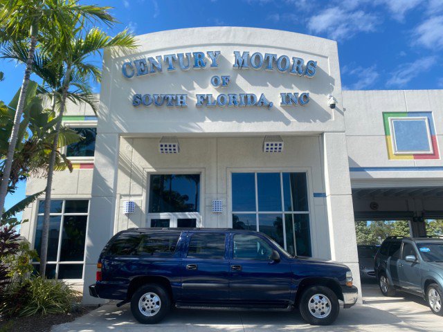 Used 2003 Chevrolet Suburban LS image 1