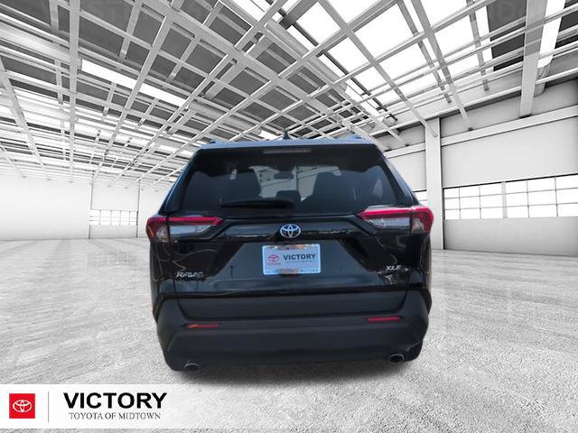 Certified 2025 Toyota RAV4 XLE FWD image 5