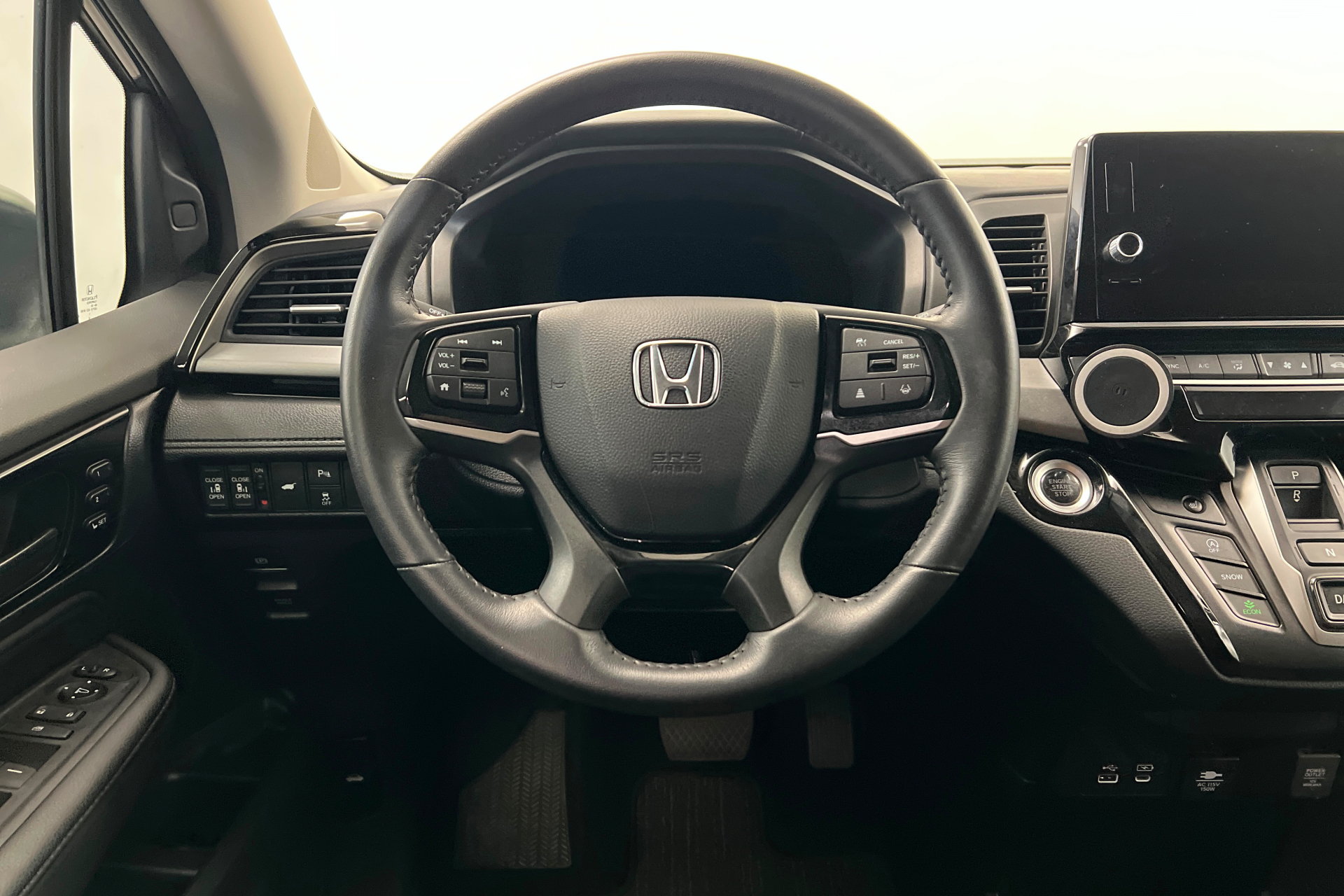 Used 2025 Honda Odyssey Touring image 13