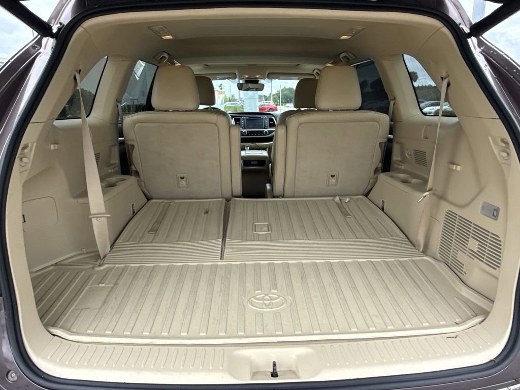 Used 2017 Toyota Highlander Limited AWD/4WD image 13