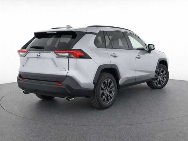 Used 2024 Toyota RAV4 XLE AWD/4WD image 4