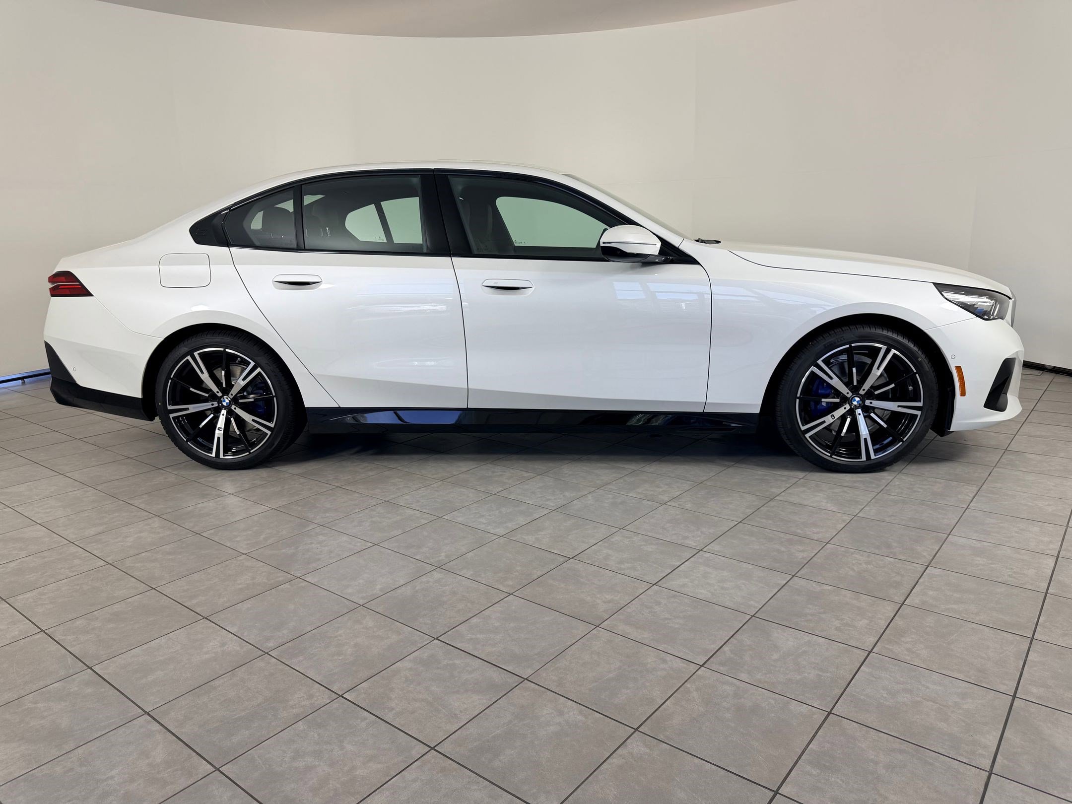 New 2026 BMW 530i w/ M Sport Package RWD image 8