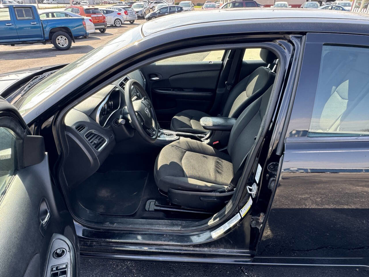 Used 2011 Dodge Avenger Express image 11