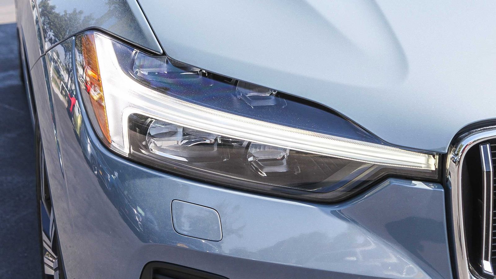 Used 2023 Volvo XC60 B5 Plus w/ Protection Package Premier image 4