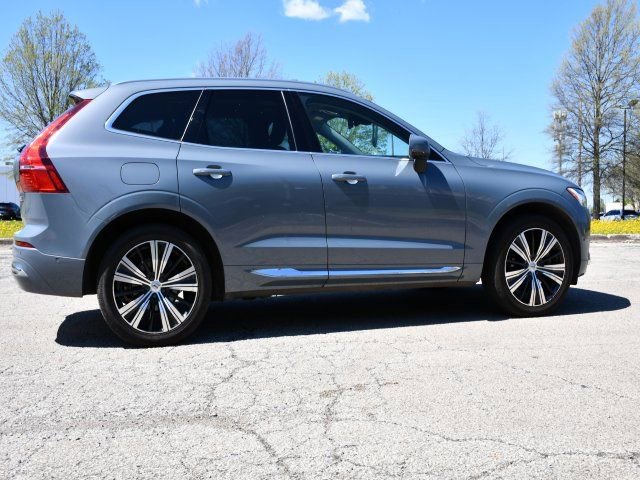 Certified 2023 Volvo XC60 B5 Plus AWD/4WD image 8