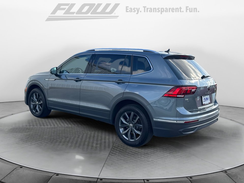 Used 2022 Volkswagen Tiguan SE w/ Panoramic Sunroof Package image 6