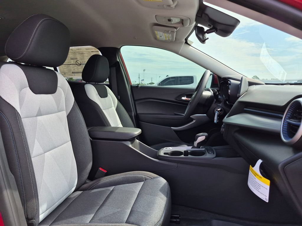 New 2026 Chevrolet Trax LS w/ LS Convenience Package FWD image 30